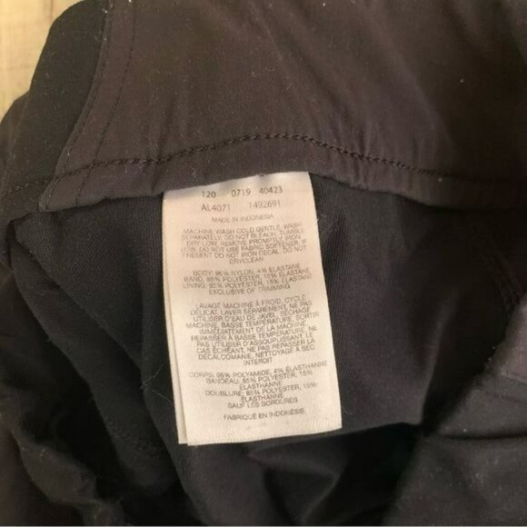 Columbia women's size medium Black skort skirt with under shorts with side ties - Picture 8 of 8